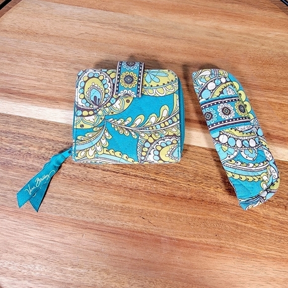 Vera Bradley Wallet and Matching Eyeglass Holder - Picture 3 of 16